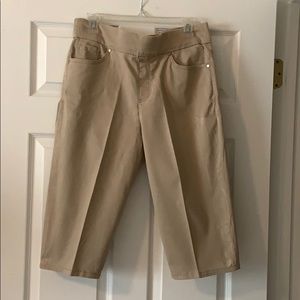 Gloria Vanderbilt Capris